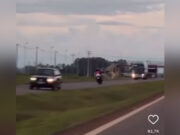 Vídeo de motociclista que invadiu contramão de rodovia durante perseguição policial viraliza