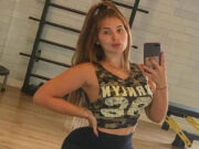 Na beira da piscina, Virginia Fonseca faz dancinha que viralizou: “Facilita Aí!”