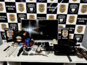 Polícia Civil recupera produtos furtados, apreende arma de fogo, droga e munições