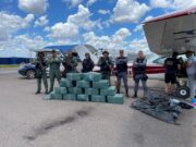 Forças de segurança apreendem 462 kg de cocaína no aeroporto de Sinop