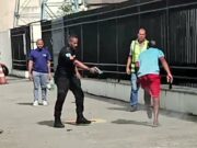 PM atira no pé de homem durante discussão em frente de fórum no Rio de Janeiro