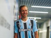 Por problemas cardíacos, Lucas Leiva, do Grêmio, anuncia aposentadoria do futebol