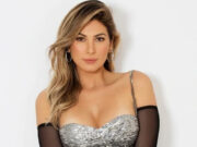 Lívia Andrade posa em carro luxuoso e capricha no look: “Eita quanta elegância!”