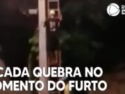 Dupla tenta roubar fios de poste e escada quebra no momento do furto; veja