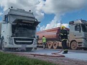 Princípio de incêndio atinge carreta carregada de óleo vegetal