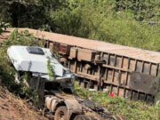 Acidente entre carreta e carro deixa 1 morto e 3 feridos