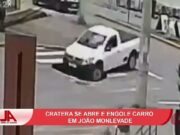 Vídeo mostra momento que cratera “engole” carro em João Monlevade (MG); veja
