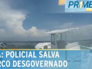 Policial pula de barco em movimento e salva embarcação desgovernada; veja