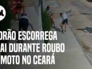 Ladrão escorrega em piso ao roubar moto em Sobral no Ceará; veja