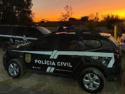 Jovem de 24 anos é presa acusada de furtar R$ 27 mil do namorado de 81 anos