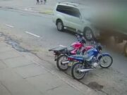 Motorista embriagado prensa e arremessa motociclista contra caminhão em Goiás; veja