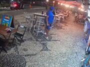 Veja momento em que médicos são executados em quiosque no Rio de Janeiro