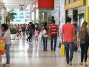 Vendas no varejo têm queda anual de 2,8% em outubro, afirma Stone