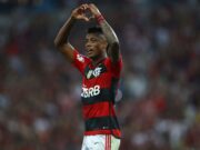 Bruno Henrique acerta renovação de contrato com o Flamengo por mais três temporadas