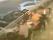 Agente da Polícia Civil é preso após agredir mulher e atirar em delegada em bar no DF