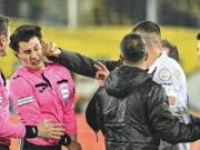 Presidente de clube turco dá soco na cara de árbitro; veja