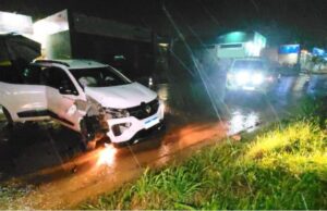 Acidente entre motocicleta e carro de passeio deixa 3 feridos em bairro de Sinop