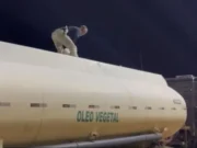 Motorista é preso com 550 kg de cocaína escondida em caminhão-tanque