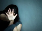 Polícia prende ex-padrasto que estuprou enteada de 13 anos e a obrigou a abortar