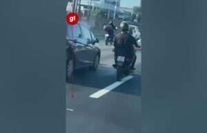 Motociclista usa melancia como ‘capacete’ em rodovia de Caxias no RJ; veja