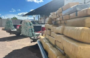 Dupla é presa com 420 tabletes de cocaína e maconha na fronteira com a Bolívia