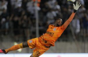 António Oliveira testa Carlos Miguel no gol do Corinthians para encarar o Fluminense