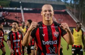 Guarani anuncia a contratação de Caio Dantas, renova com zagueiro e libera atacante