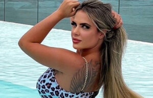 Denise Rocha posa de coelhinha e fio-dental e causa alvoroço na web: ‘Coelhinha linda’