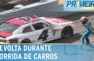 Piloto fica revoltado e arremessa para-choque sobre outro carro; veja