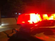 Homem bêbado desconfia de traição e esfaqueia namorada em MT