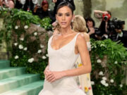 Marquezine vai ao MET Gala pela primeira vez e usa R$ 4,5 milhões em joias: ‘Veja’