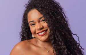 Ex-BBB Thalyta Alves posa nua e mostra resultado de lipoaspiração: ‘Que tudo!’