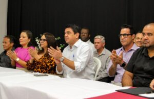 Prefeituta de VG empossa novos agentes de saúde e distribui kits de segurança