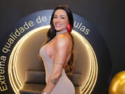 Juju Salimeni aposta em macacão nude e experimenta método para celulite: ‘Uau!’