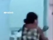 Mulher invade UPA com moto para acordar médicos e receber atendimento na Bahia; veja