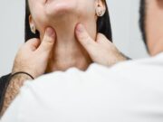 Feridas que não cicatrizam e rouquidão podem indicar câncer