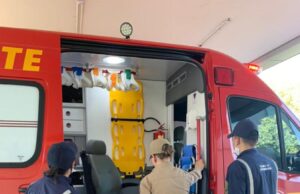 Por telefone, bombeiros orientam família e salvam bebê engasgado com uma pedra