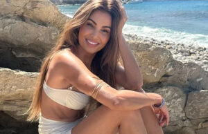 De férias na Grécia, Patrícia Poeta posa de biquíni azul em dia de sol: ‘Verão’