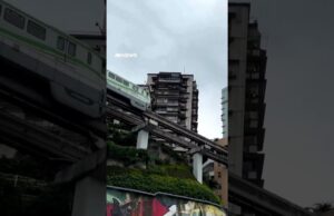 Brasileiro se surpreende com trem na China que atravessa prédio; veja