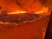 Imagens aéreas impressionantes mostram lava em fissura vulcânica; veja