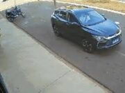 Homem arremessa bomba em frente a pet shop da ex-namorada em MG; veja