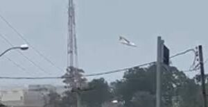 Avião com 62 pessoas a bordo cai em Vinhedo, no interior de São Paulo