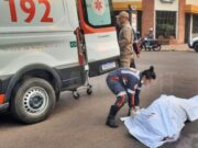 Entregador morre em acidente com caminhão em avenida