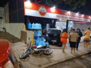 Carro invade distribuidora de bebidas e fere 3 pessoas em VG