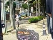 Criminoso de bicicleta arranca celular da mão de ex-governadora do Paraná e foge; veja