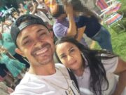 Homem mata esposa com tiros de espingarda e é preso escondido em bar