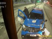 Viatura na contramão bate em ônibus no corredor do BRT no Rio; veja
