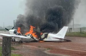 Piloto incendeia avião carregado com drogas em MT