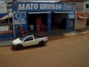 Vídeo mostra idoso sendo atropelado por motoqueiro que fugia da PM