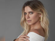 Carolina Dieckmann exibe barriga chapada em fotos de biquíni e impressiona: ‘Magra, ‘